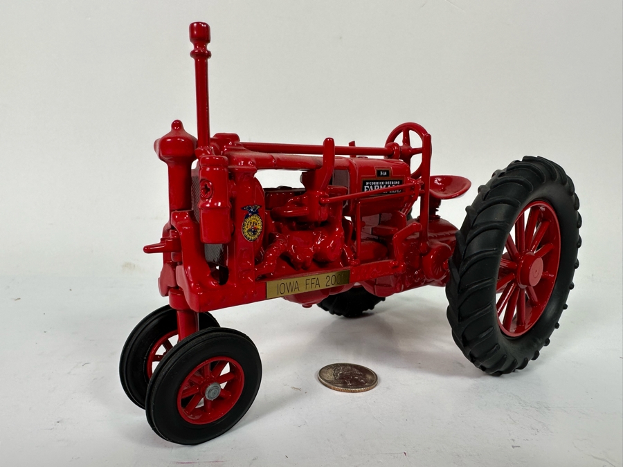Farmall F-14 Iowa FFA 2001 Special Edition 1:16 Toy Tractor Scale Model 8W X 4D X 4.5H [Photo 8]
