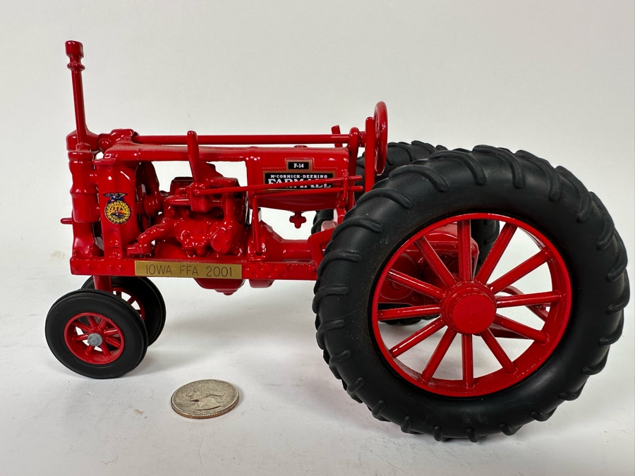 Farmall F-14 Iowa FFA 2001 Special Edition 1:16 Toy Tractor Scale Model 8W X 4D X 4.5H [Photo 2]