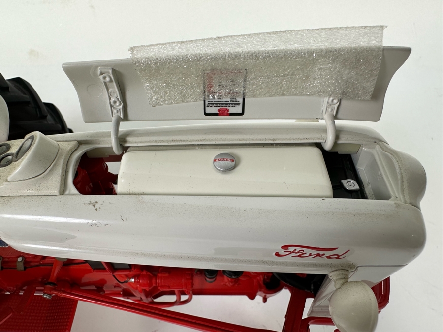 1958 Ford Tractor Franklin Mint Precision Models 10.5W X 6D X 5H [Photo 15]