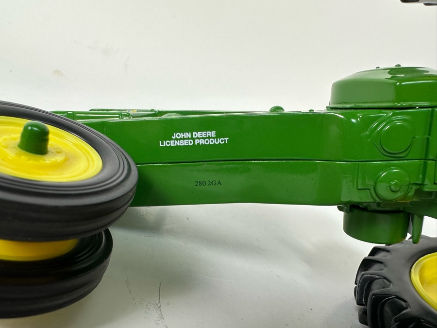 Ertl 2002 Ohio FFA Foundation John Deere Model 60 Tractor 1:16 8.5W X 5.5D X 5H [Photo 10]
