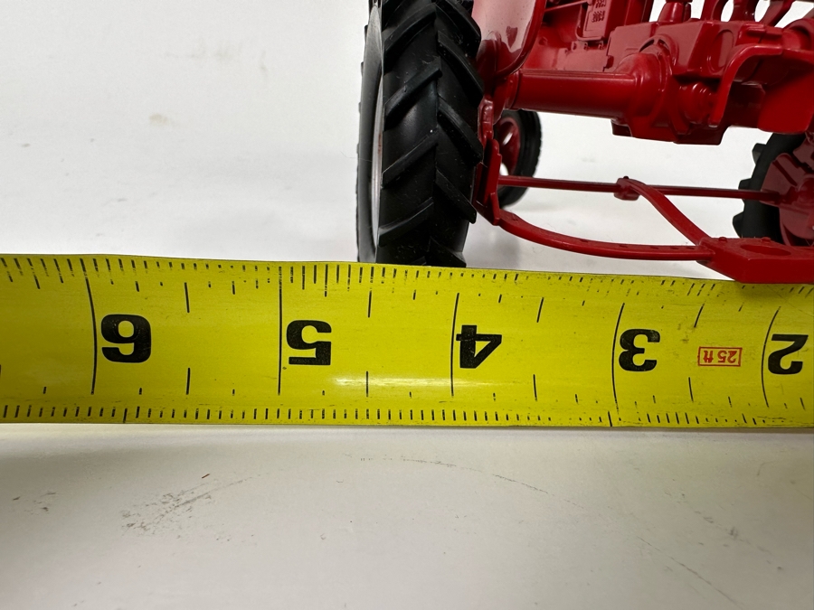 Ertl 2004 Iowa FFA IH Farmall BN Limited Edition Tractor 1:15 With Umbrella 7W X 4.5D X 7H [Photo 13]