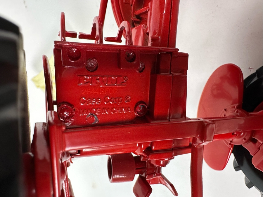 Ertl 2004 Iowa FFA IH Farmall BN Limited Edition Tractor 1:15 With Umbrella 7W X 4.5D X 7H [Photo 11]