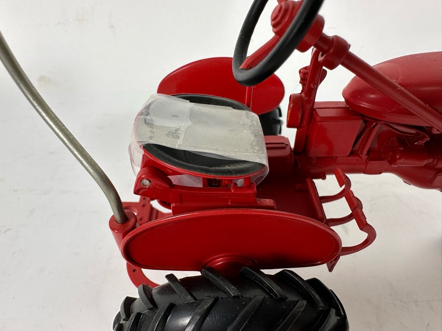 Ertl 2004 Iowa FFA IH Farmall BN Limited Edition Tractor 1:15 With Umbrella 7W X 4.5D X 7H [Photo 9]