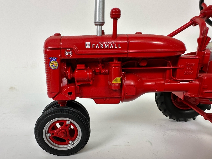 Ertl 2004 Iowa FFA IH Farmall BN Limited Edition Tractor 1:15 With Umbrella 7W X 4.5D X 7H [Photo 4]