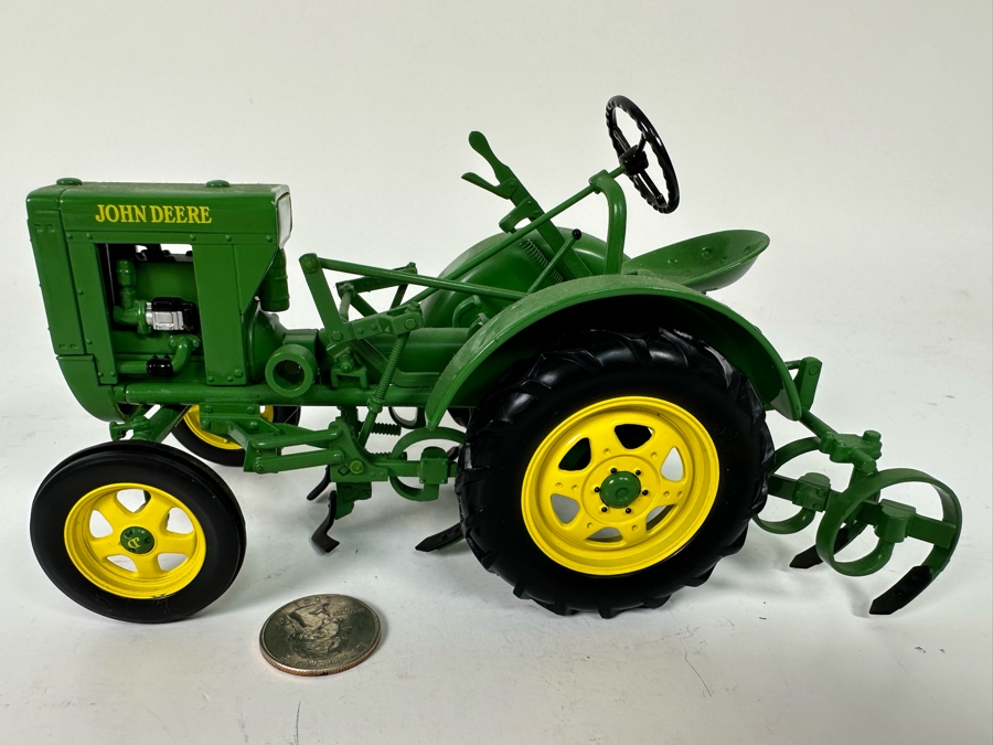 John Deere 1937 Model 62 Scale Model Tractor With Cultivator 1878 7W X 4.5D X 4H [Photo 3]