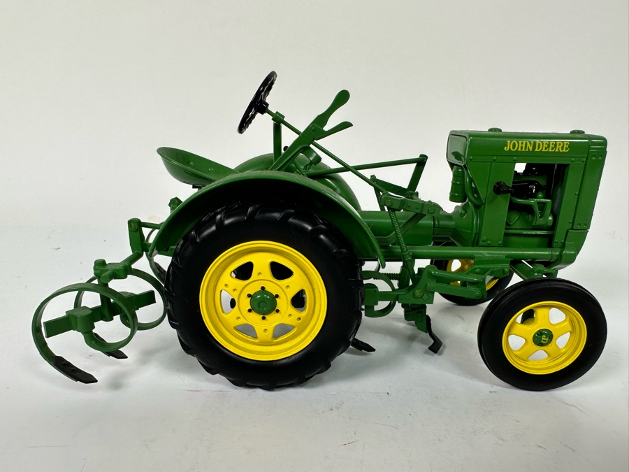 John Deere 1937 Model 62 Scale Model Tractor With Cultivator 1878 7W X 4.5D X 4H [Photo 6]