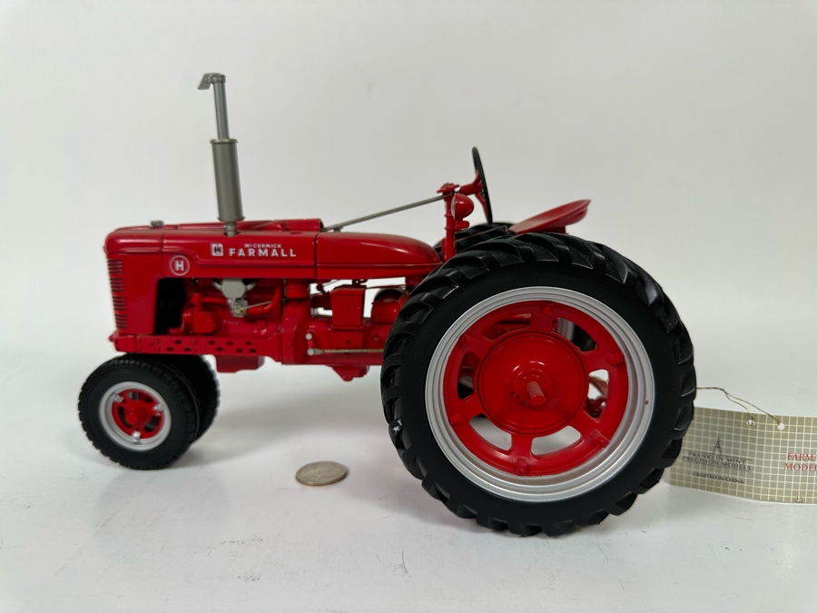 Farmall Model H Franklin Mint Precision Models Tractor 1:12 [Photo 3]