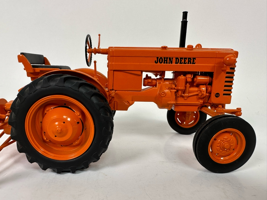 Ertl John Deere MT Utility Tractor With Mower 1:16 Scale Model 8W X 6D X 5H [Photo 8]