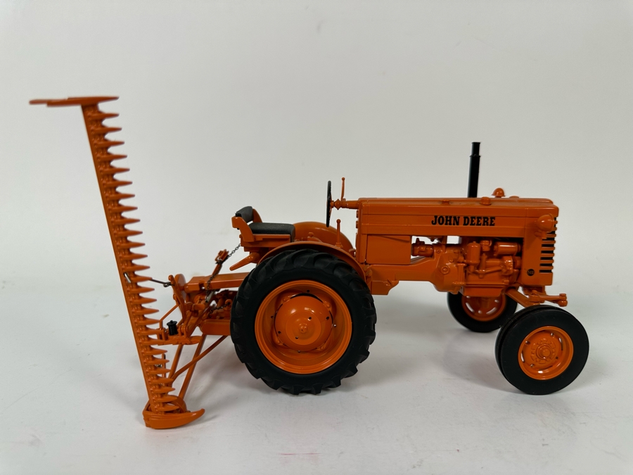 Ertl John Deere MT Utility Tractor With Mower 1:16 Scale Model 8W X 6D X 5H [Photo 7]