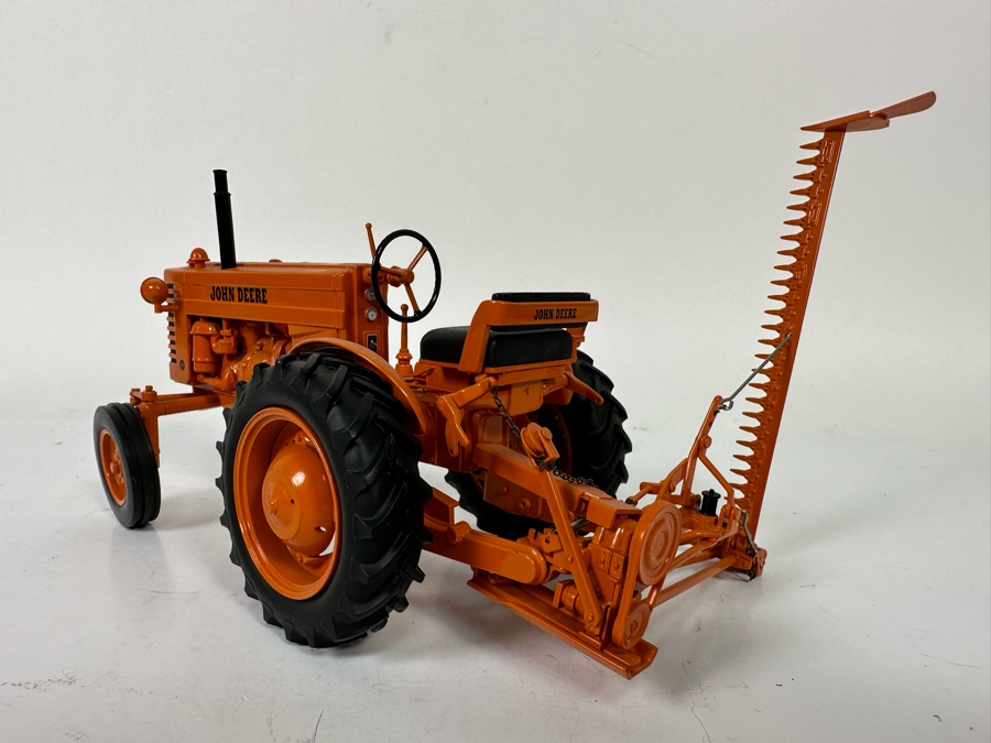 Ertl John Deere MT Utility Tractor With Mower 1:16 Scale Model 8W X 6D X 5H [Photo 5]