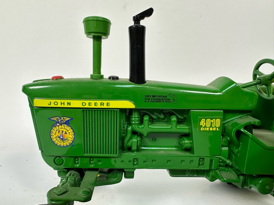 2002 Michigan FFA Foundation John Deere 4010 Diesel Tractor Limited Edition 1:16 Scale Model 9.5W X 5.5D X 6H [Photo 4]