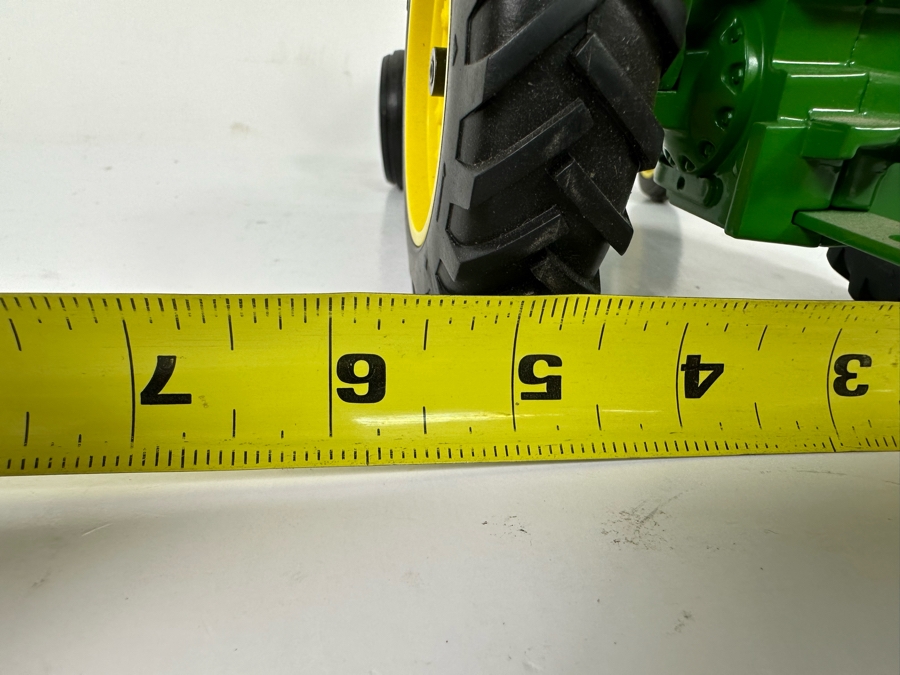 2002 Michigan FFA Foundation John Deere 4010 Diesel Tractor Limited Edition 1:16 Scale Model 9.5W X 5.5D X 6H [Photo 12]