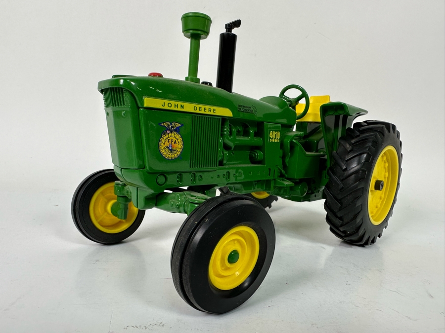 2002 Michigan FFA Foundation John Deere 4010 Diesel Tractor Limited Edition 1:16 Scale Model 9.5W X 5.5D X 6H [Photo 6]