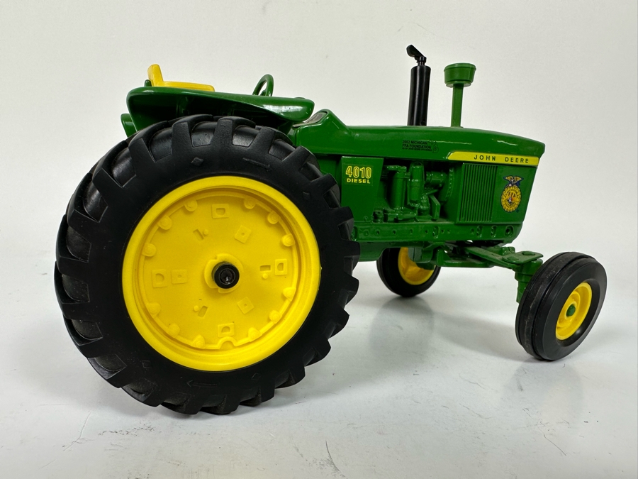 2002 Michigan FFA Foundation John Deere 4010 Diesel Tractor Limited Edition 1:16 Scale Model 9.5W X 5.5D X 6H [Photo 9]