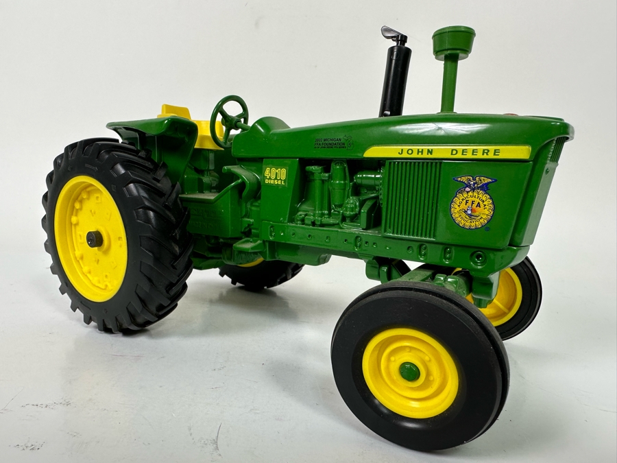 2002 Michigan FFA Foundation John Deere 4010 Diesel Tractor Limited Edition 1:16 Scale Model 9.5W X 5.5D X 6H [Photo 8]