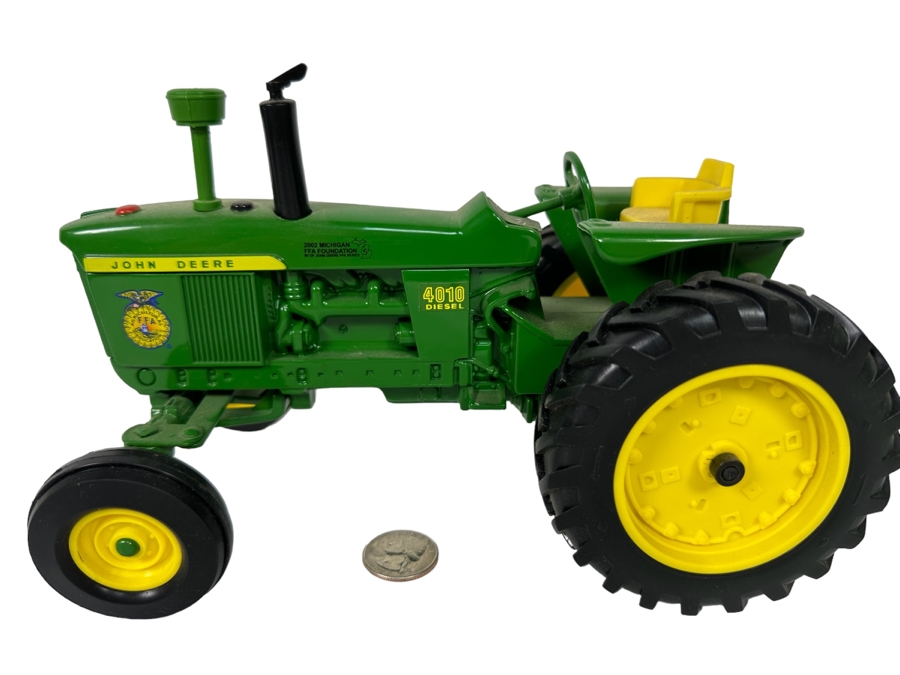 2002 Michigan FFA Foundation John Deere 4010 Diesel Tractor Limited Edition 1:16 Scale Model 9.5W X 5.5D X 6H [Photo 1]
