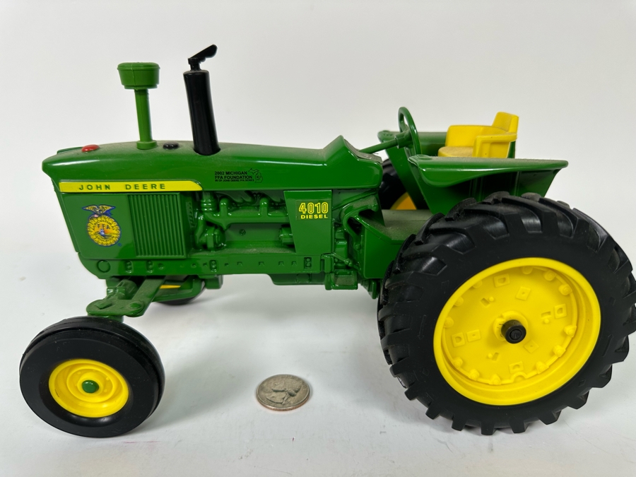 2002 Michigan FFA Foundation John Deere 4010 Diesel Tractor Limited Edition 1:16 Scale Model 9.5W X 5.5D X 6H [Photo 3]