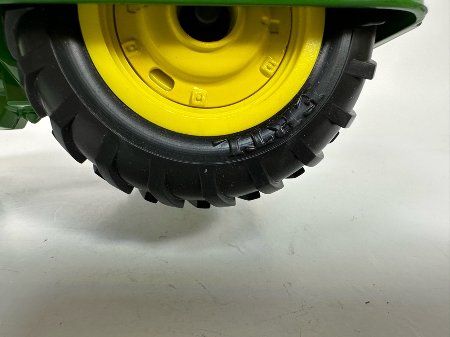 Ertl John Deere 1953 Model 60 Orchard Tractor 1:16 Scale Model 8W X 5D X 4H [Photo 13]