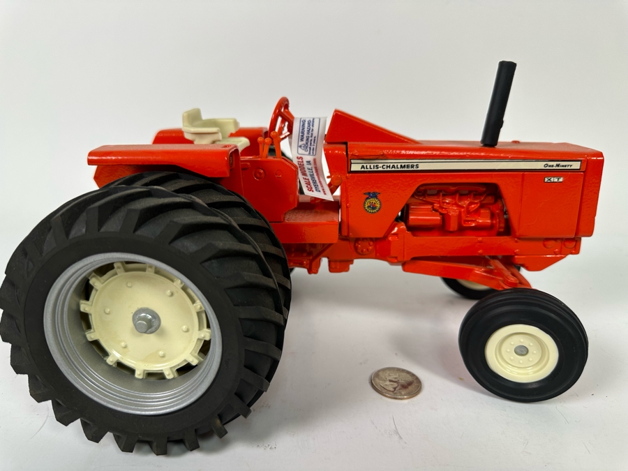 2005 Iowa FFA Allis-Chalmers 190XT Tractor With Duals 1:16 Scale Model 10.5W X 7.5D X 6H [Photo 3]