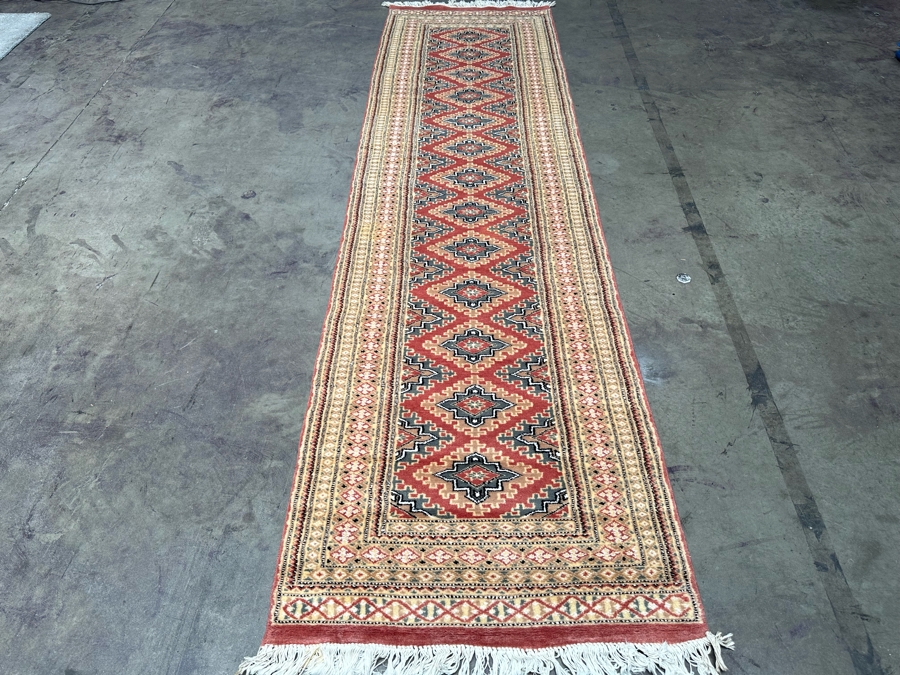 Hand Knotted Wool Persian Runner Rug From Pakistan 31.5W X 118L [Photo 4]