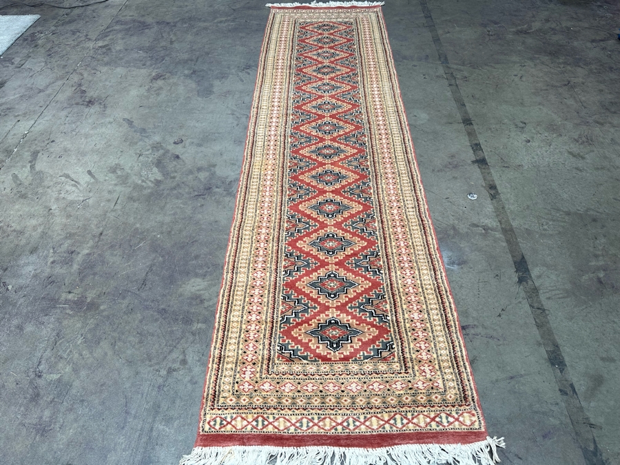 Hand Knotted Wool Persian Runner Rug From Pakistan 31.5W X 118L [Photo 3]
