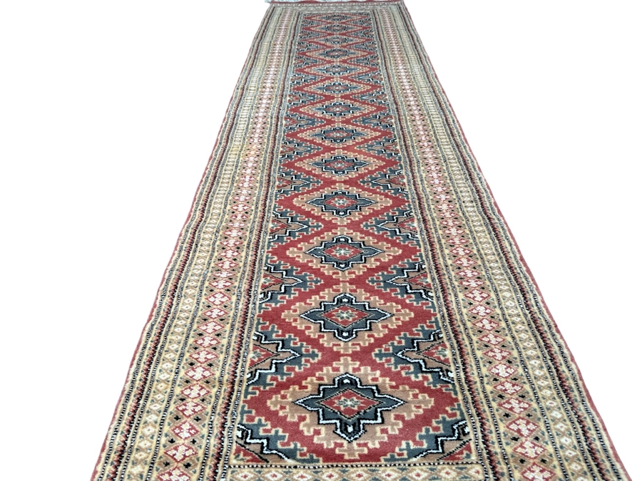 Hand Knotted Wool Persian Runner Rug From Pakistan 31.5W X 118L [Photo 2]