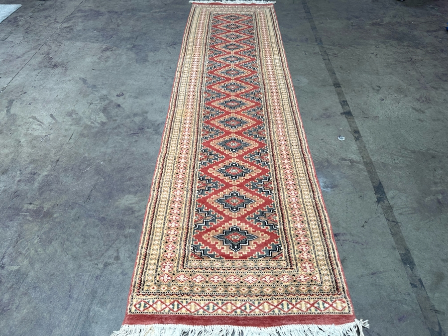 Hand Knotted Wool Persian Runner Rug From Pakistan 31.5W X 118L [Photo 5]