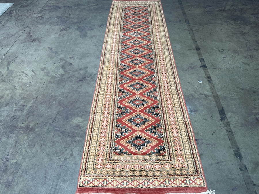 Hand Knotted Wool Persian Runner Rug From Pakistan 31.5W X 118L [Photo 8]