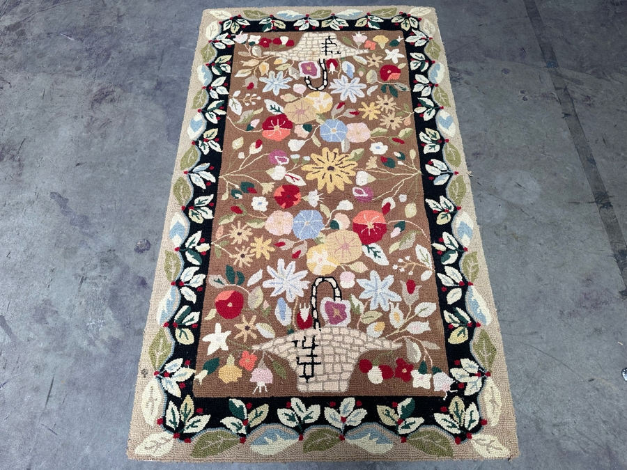 Vintage Hooked Area Rug 37.5 X 66 [Photo 4]