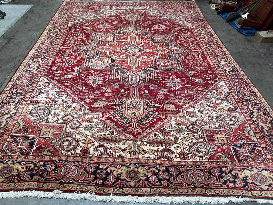 Hand Knotted Wool Persian Geometric Area Rug 114 X 169 [Photo 4]