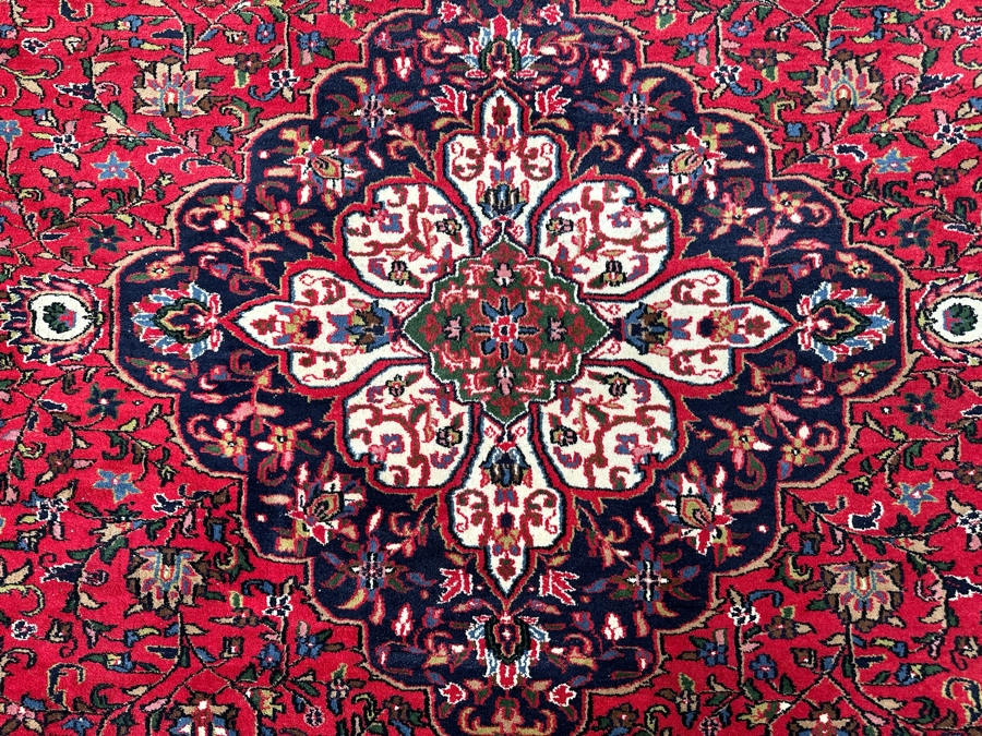 Stunning Hand Knotted Wool Persian Area Rug 100 X 138 [Photo 11]