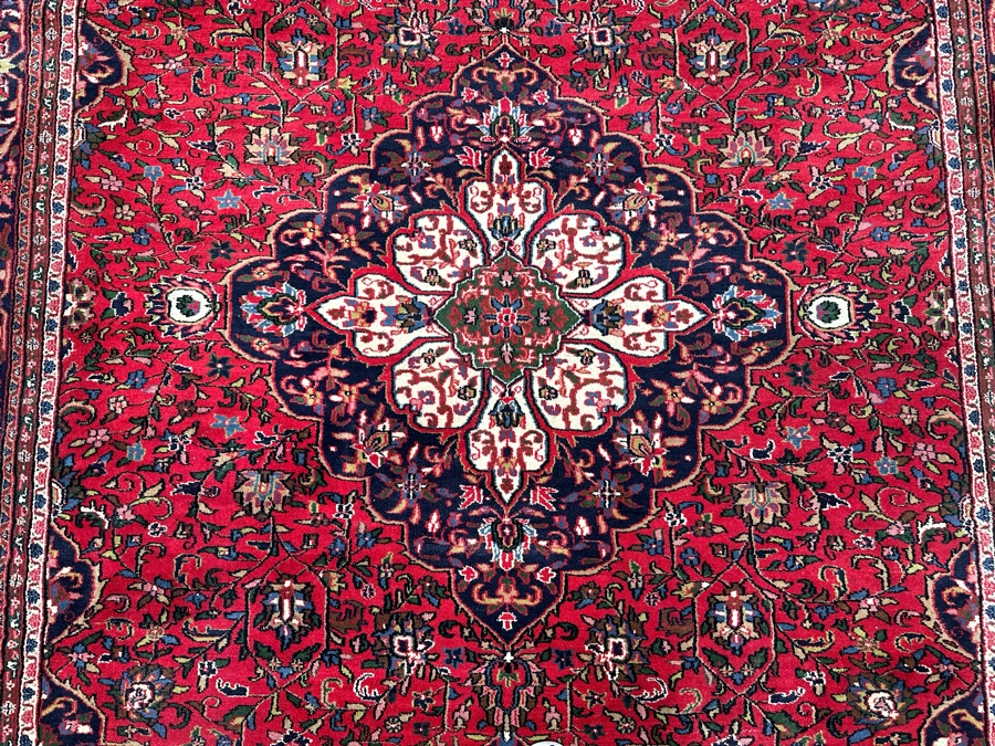 Stunning Hand Knotted Wool Persian Area Rug 100 X 138 [Photo 10]