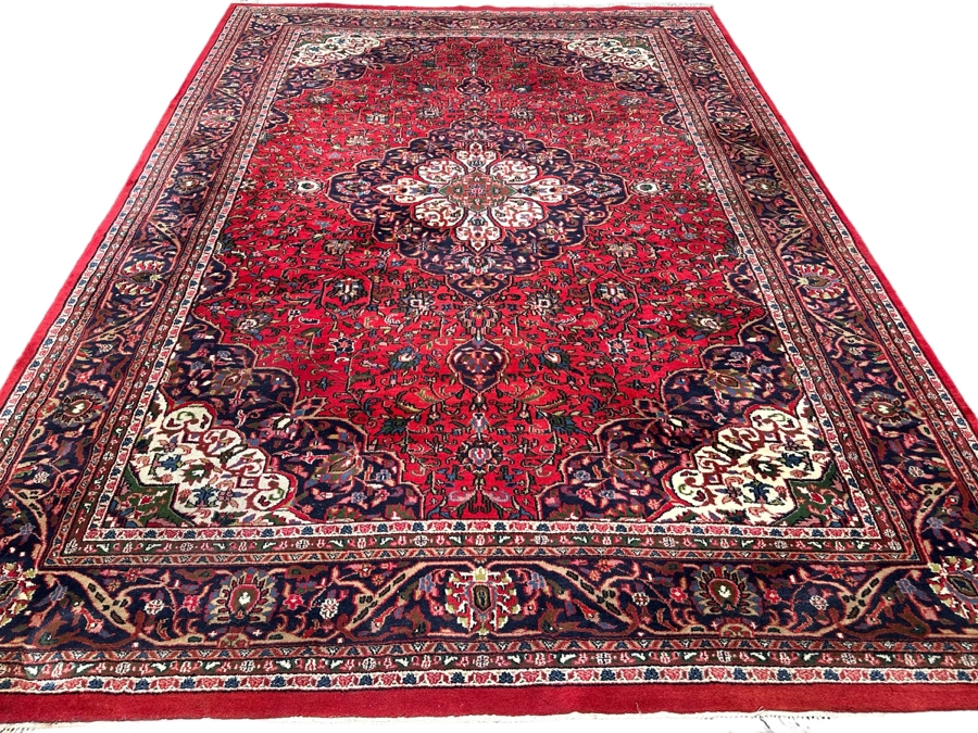 Stunning Hand Knotted Wool Persian Area Rug 100 X 138 [Photo 1]