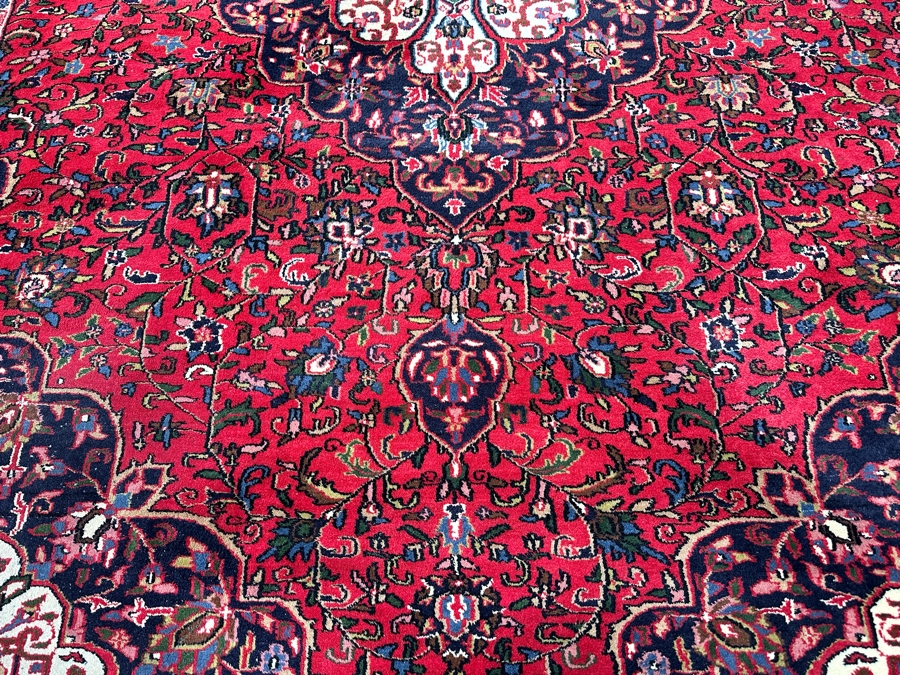 Stunning Hand Knotted Wool Persian Area Rug 100 X 138 [Photo 9]