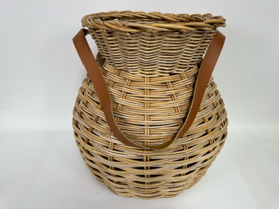 Woven Wicker Basket With Leather Strap 18W X 14D X 20H [FR] [Photo 6]