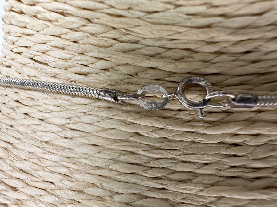 Sterling Silver Pendant With Sterling Silver 18' Necklace 9.9g [Photo 7]