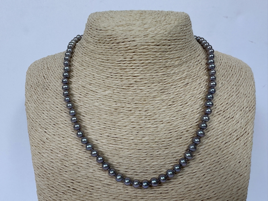 18' Pearl Necklace [Photo 4]