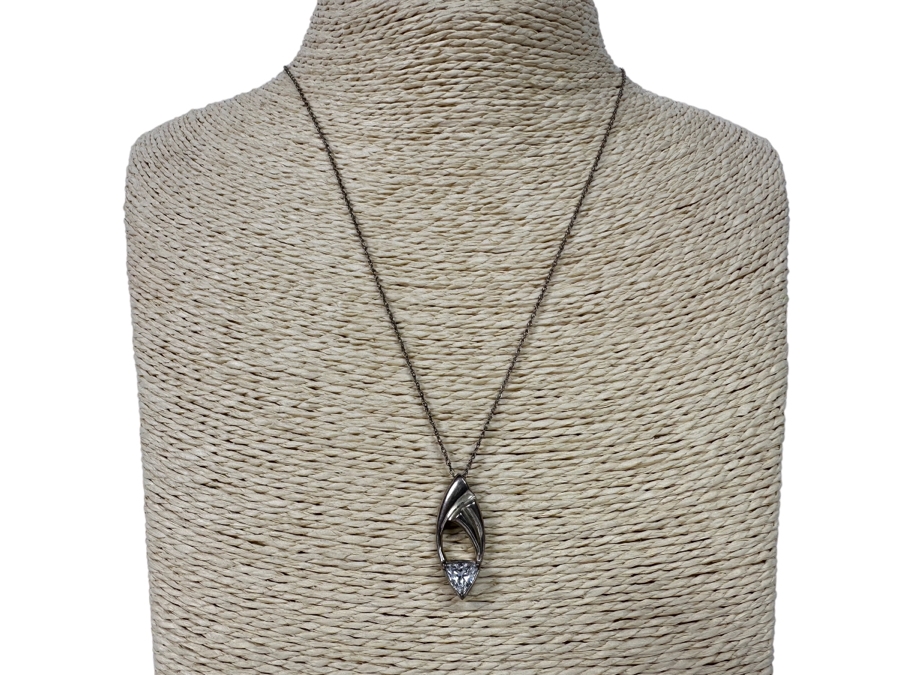 Sterling Silver Pendant With Sterling Silver 18' Necklace 4g [Photo 2]