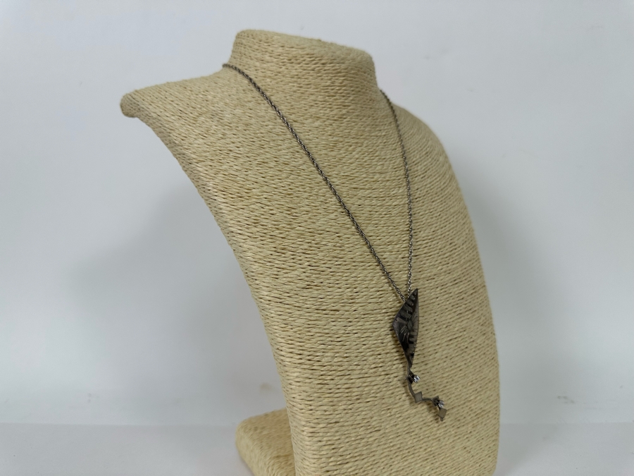 Sterling Silver Kite Pendant / Brooch Pin With 20' Sterling Silver Chain Necklace 7.9g [Photo 6]