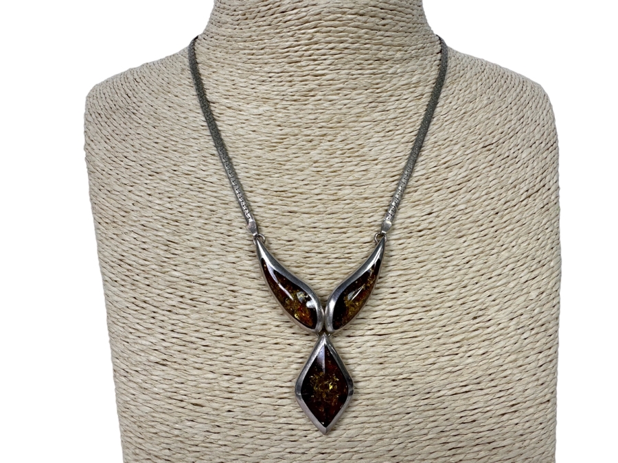 Stunning Sterling Silver Amber Pendant 16' Necklace 20g [Photo 1]
