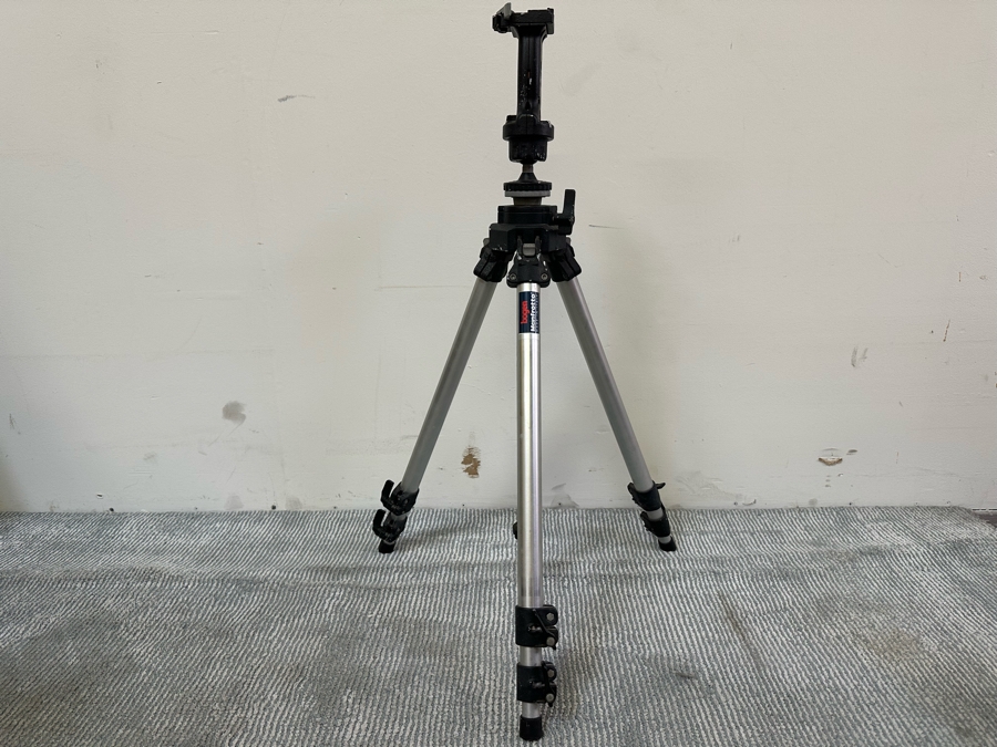 Italian Bogen Manfrotto Adjustable Tripod [Photo 2]