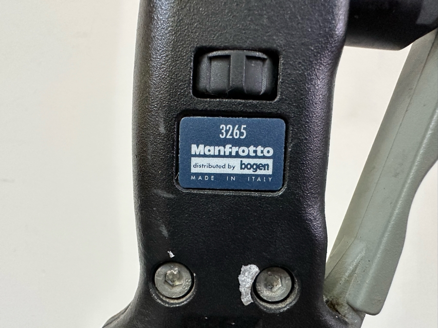 Italian Bogen Manfrotto Adjustable Tripod [Photo 5]