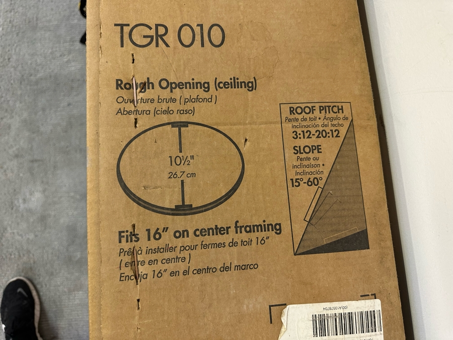 Pair Of New Velux Sun Tunnel Skylights 10' Low Profile TGR 101 Rigid [Photo 5]