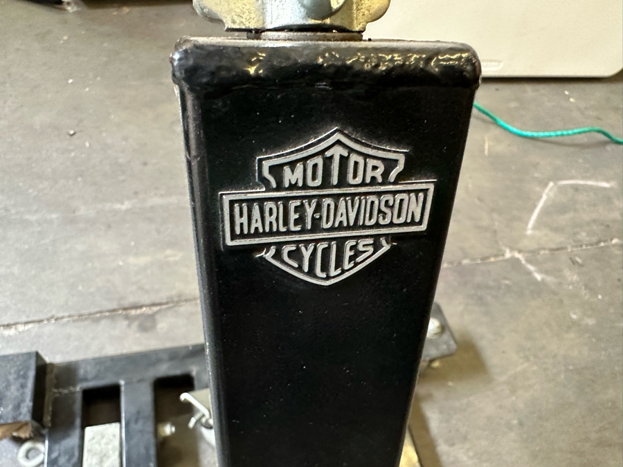 Harley-Davidson Motorcycle Lift Model 94653-98 [Photo 7]