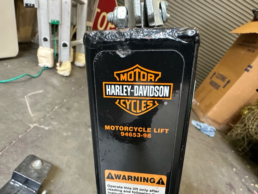 Harley-Davidson Motorcycle Lift Model 94653-98 [Photo 6]