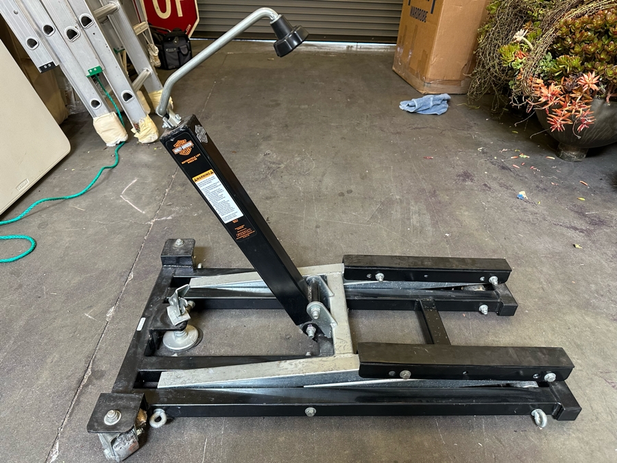 Harley-Davidson Motorcycle Lift Model 94653-98 [Photo 4]