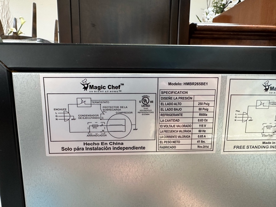 Magic Chef Small Black Refrigerator 17.5W X 19D X 25H [Photo 7]