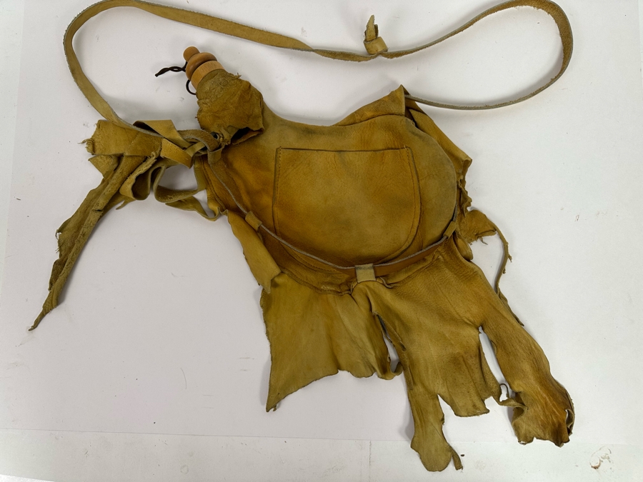 Handmade Leather Canteen With Strap [Photo 4]