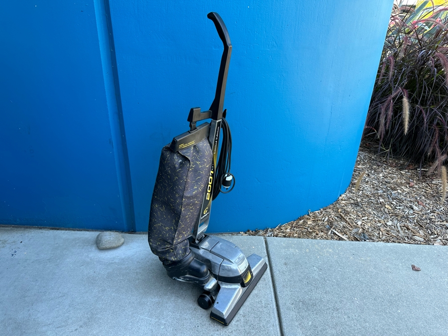 Last Minute Add - Kirby Limited Edition Hepa Filtration Vacuum Cleaner Model G6D [Photo 5]