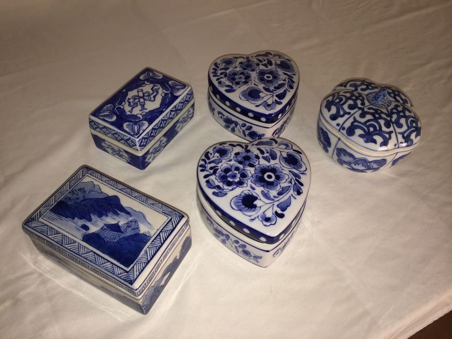 (5) Lot of Blue & White Boxes [Photo 1]